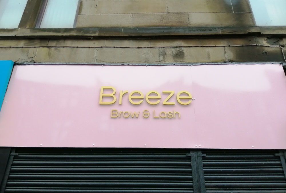 signs-aberdeen-sign-makers-signs-glasgow-signs-dundee-signs-edinburgh-breeze-light-box-illuminated-signs-edinburgh-glasgow-sign-makers-internal-shop-signs-external-signs-dundee-aberdeen-edinburgh